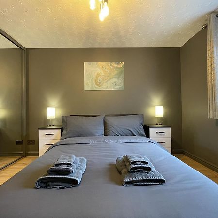 No24 - 2-Bed Boutique Apartment - Hosted By Hutch Lifestyle Leamington Spa Exteriör bild