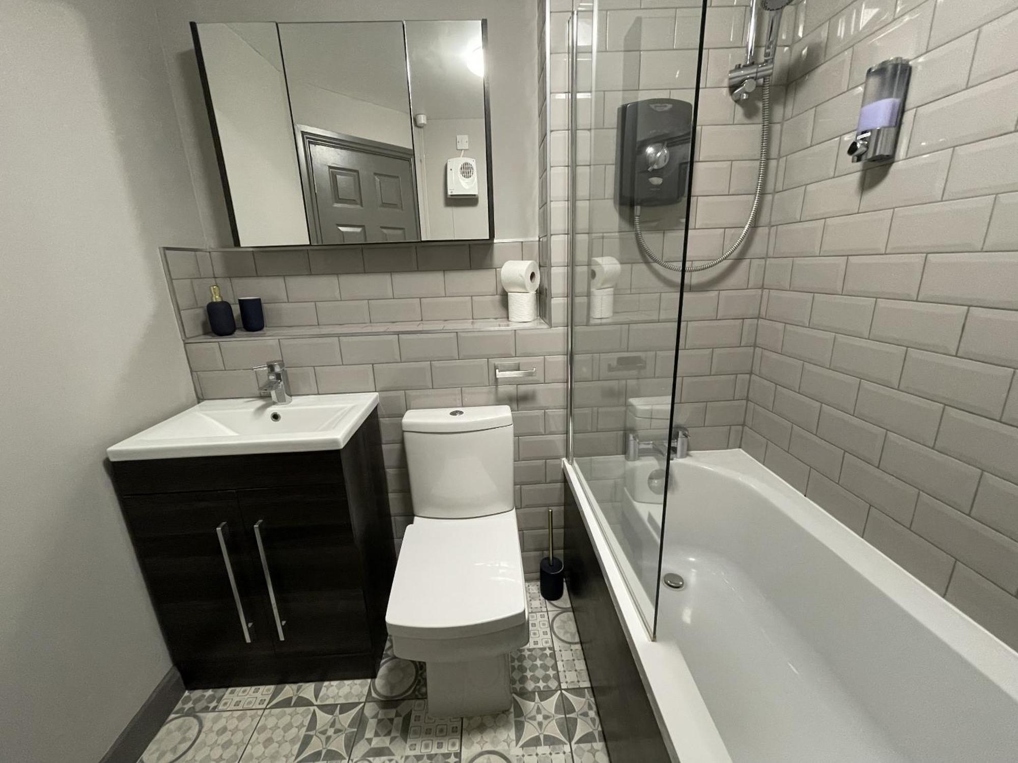 No24 - 2-Bed Boutique Apartment - Hosted By Hutch Lifestyle Leamington Spa Exteriör bild