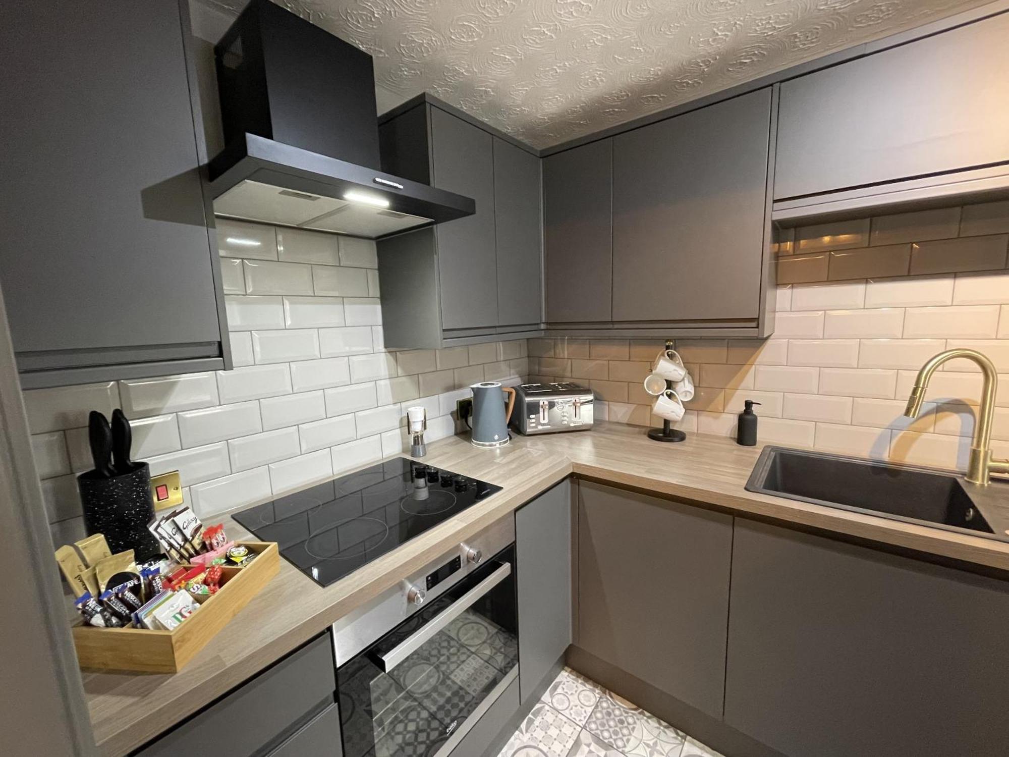 No24 - 2-Bed Boutique Apartment - Hosted By Hutch Lifestyle Leamington Spa Exteriör bild