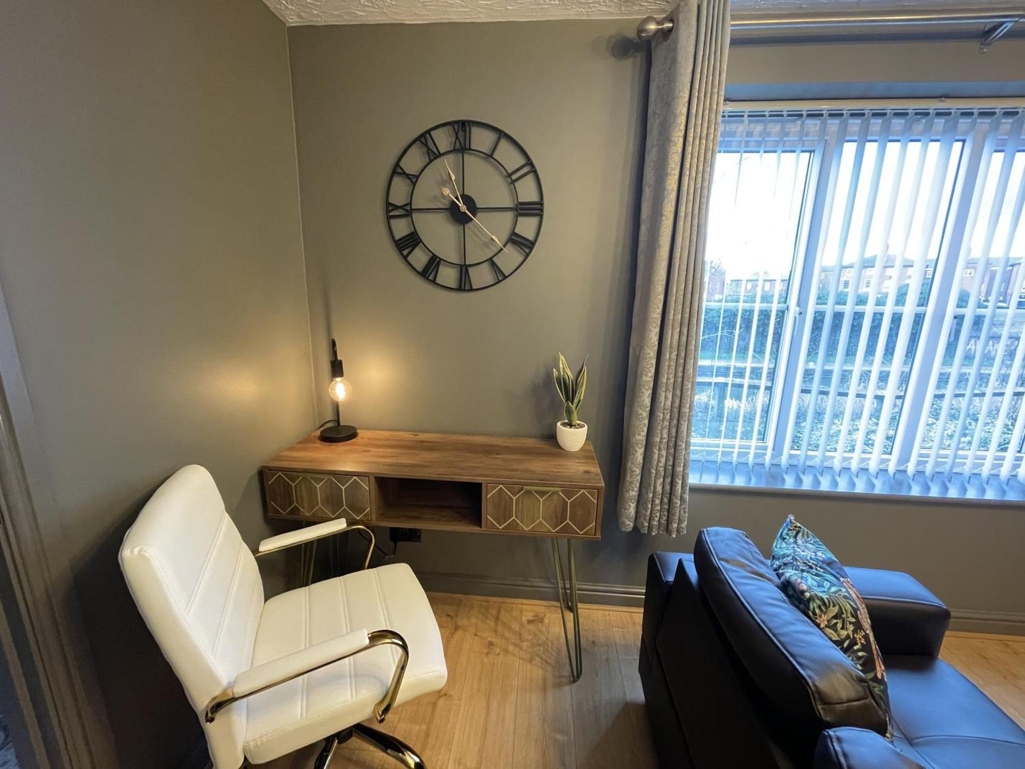 No24 - 2-Bed Boutique Apartment - Hosted By Hutch Lifestyle Leamington Spa Exteriör bild